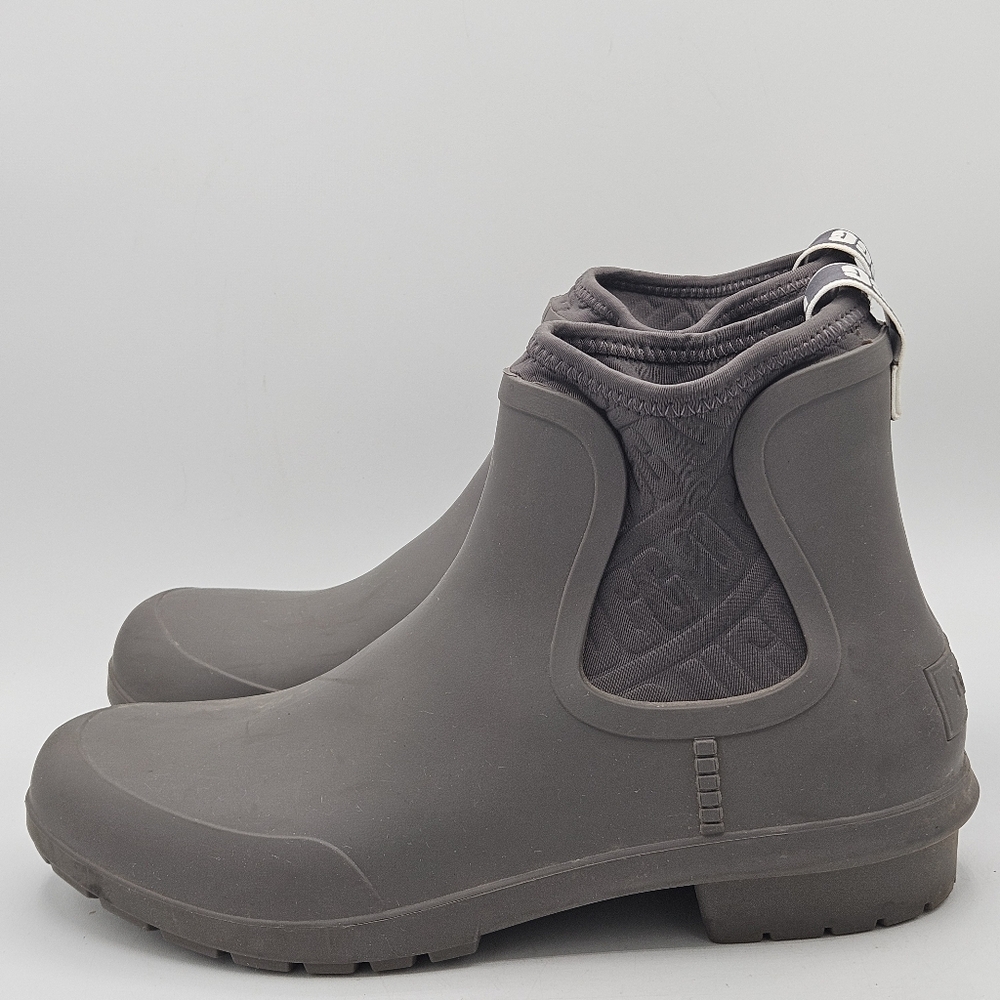 UGG Women's 9 Chevonne Rain/Snow Boot w/ Sheepskin Insoles in Charcoal - Picture 14 of 14